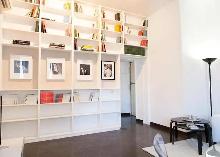 Magenta Navona Design Apartment